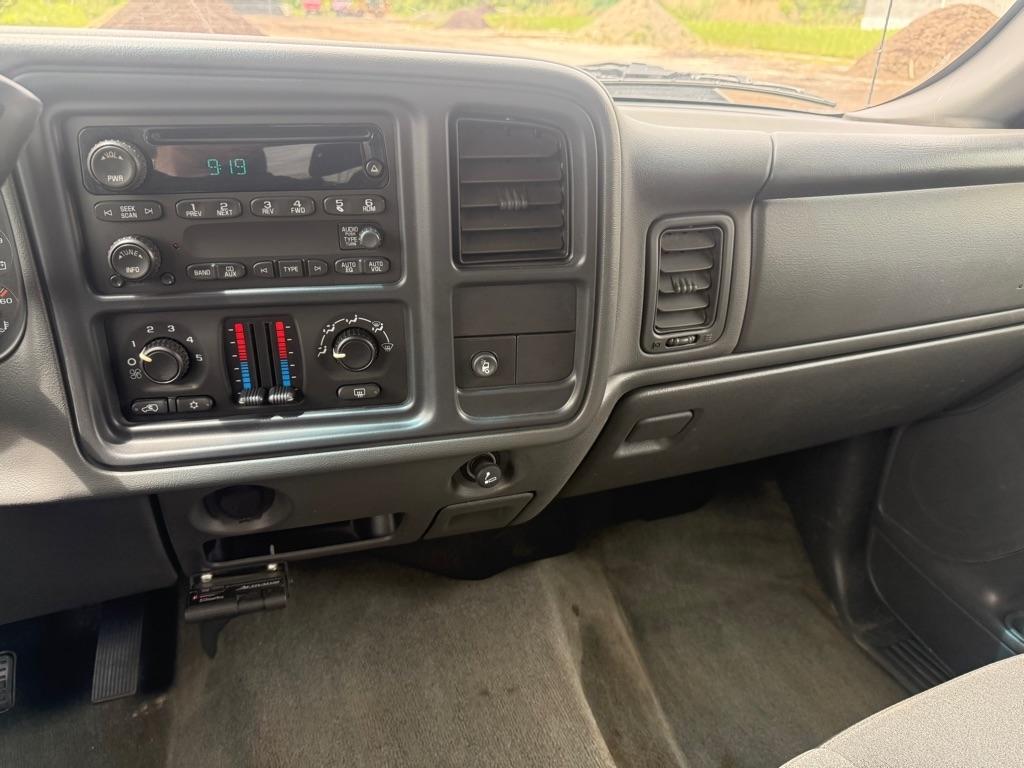 Chevrolet Silverado 2500HD LS Crew Cab 4WD 2006