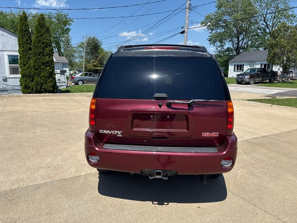 GMC Envoy XL SLE 4WD 2004
