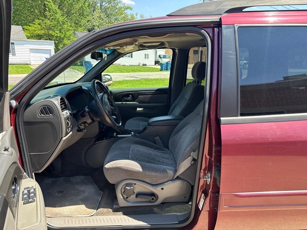 GMC Envoy XL SLE 4WD 2004