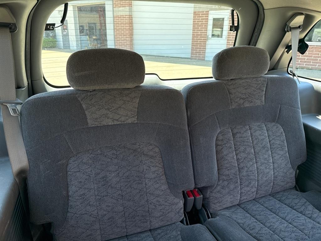GMC Envoy XL SLE 4WD 2004