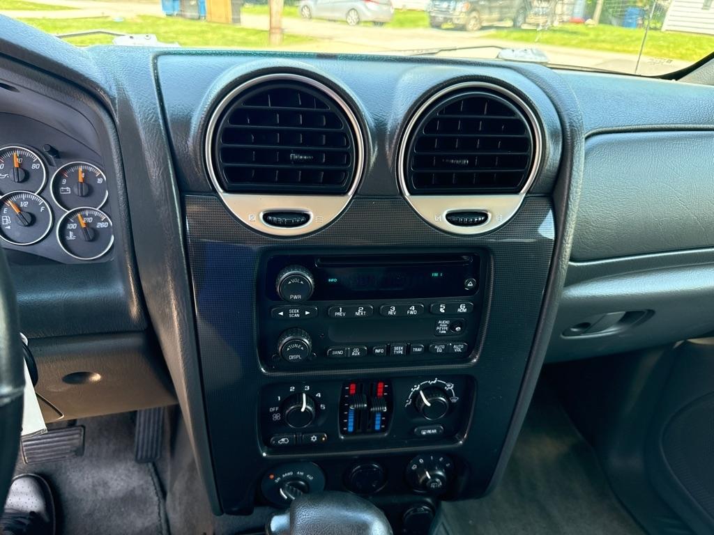 GMC Envoy XL SLE 4WD 2004