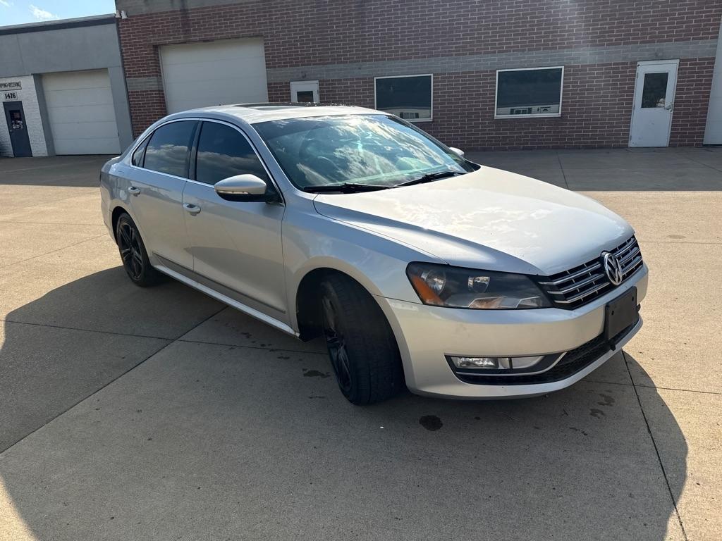 Volkswagen Passat 2.0L TDI SEL2 2012