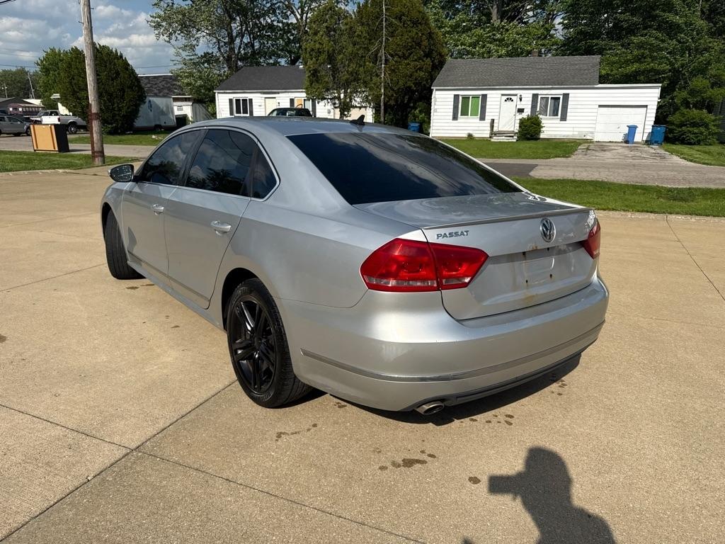 Volkswagen Passat 2.0L TDI SEL2 2012