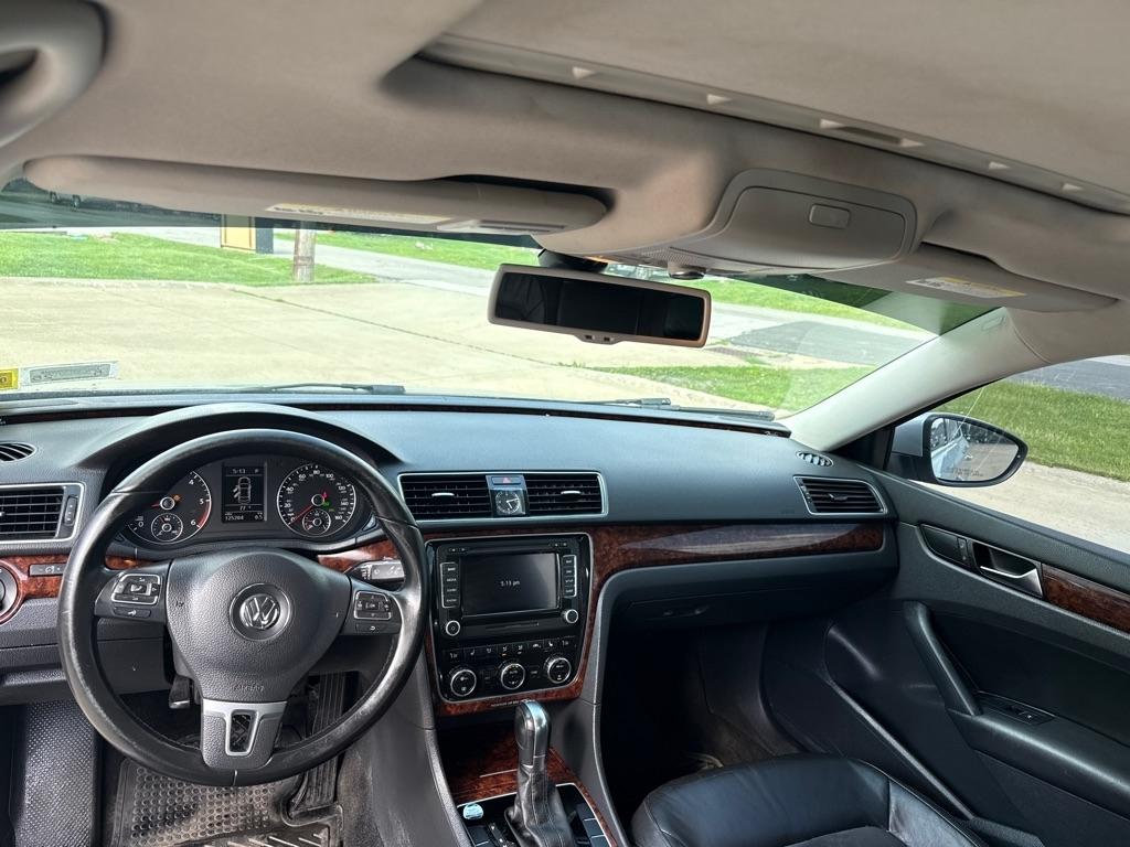 Volkswagen Passat 2.0L TDI SEL2 2012