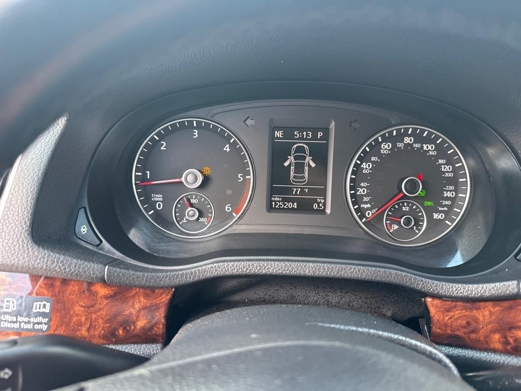 Volkswagen Passat 2.0L TDI SEL2 2012