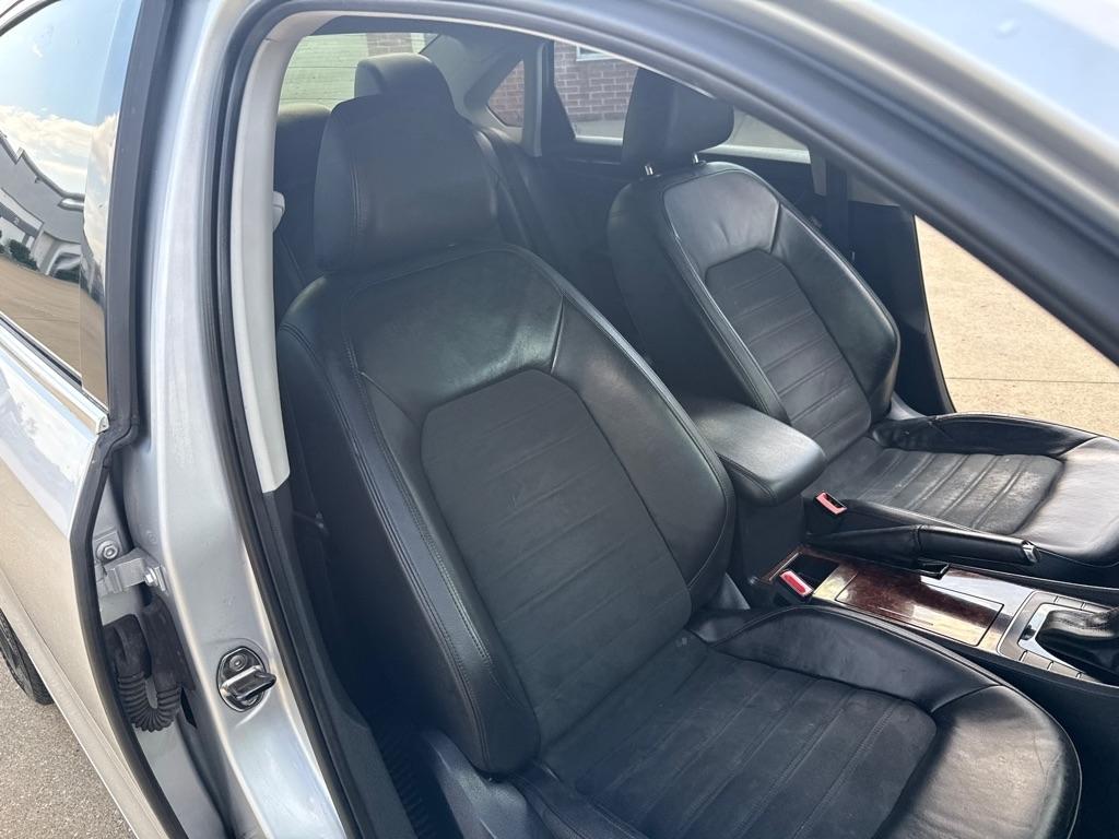 Volkswagen Passat 2.0L TDI SEL2 2012