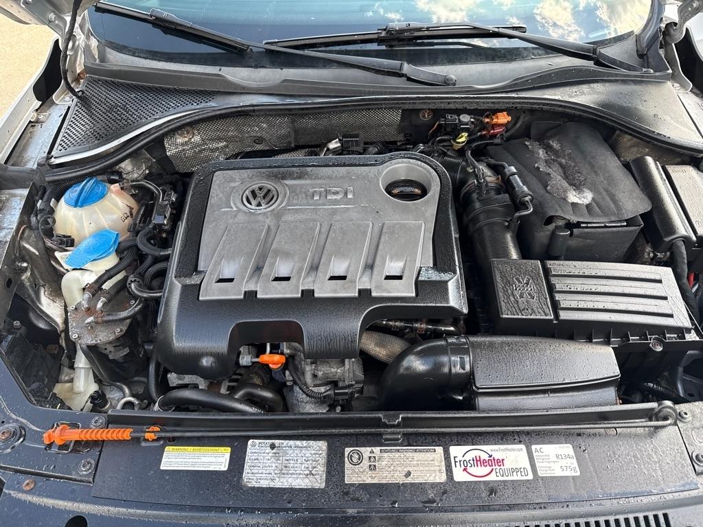 Volkswagen Passat 2.0L TDI SEL2 2012