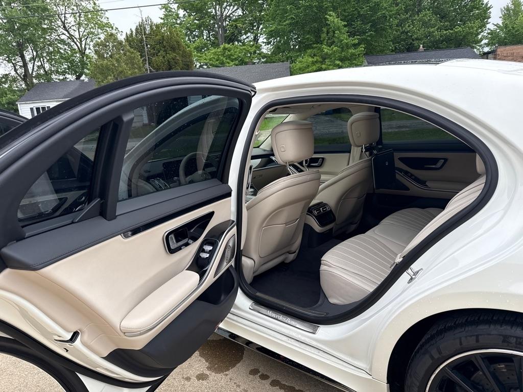 Mercedes-Benz S-Class S500 4MATIC 2023