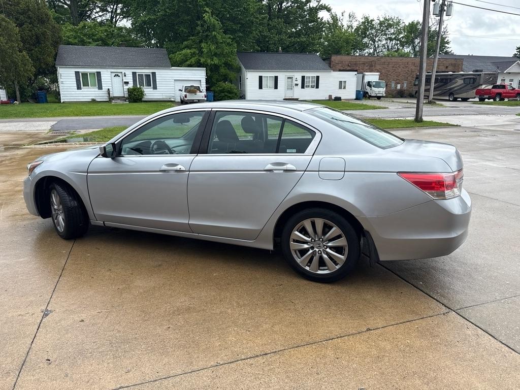 Honda Accord EX Sedan AT 2011