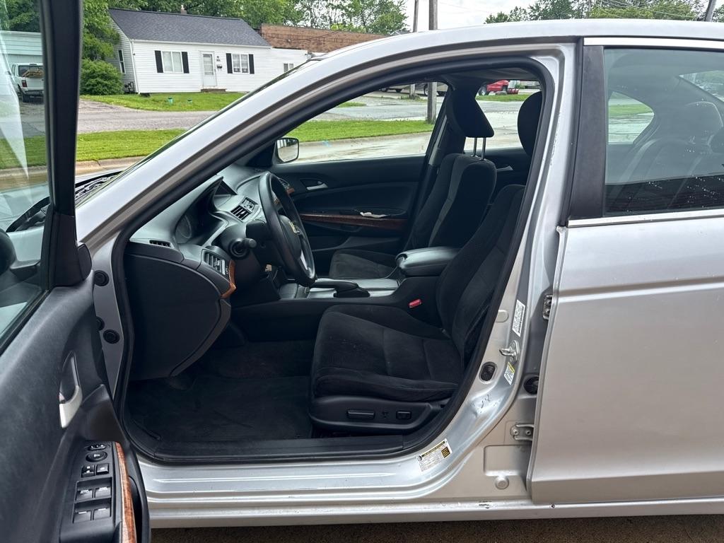 Honda Accord EX Sedan AT 2011