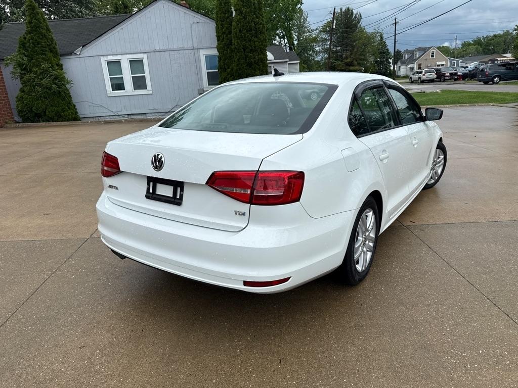 Volkswagen Jetta TDI S 6A 2015