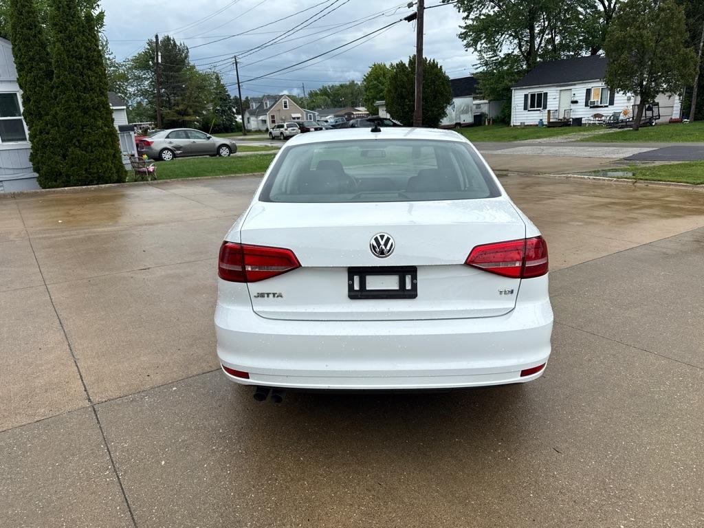 Volkswagen Jetta TDI S 6A 2015