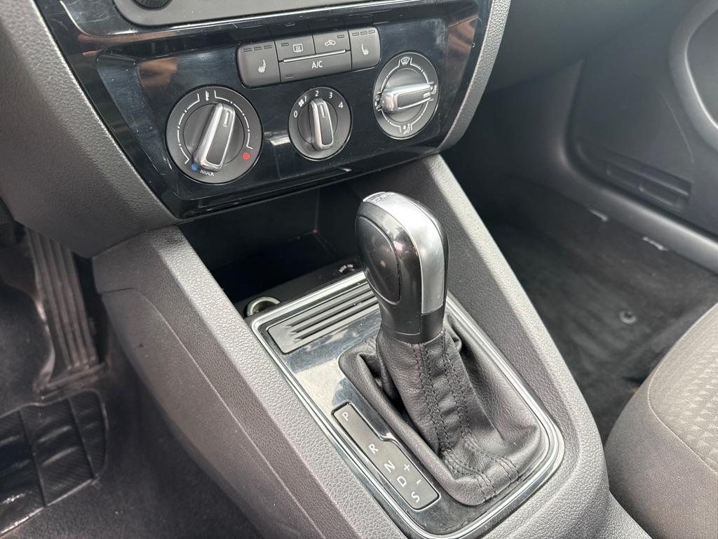Volkswagen Jetta TDI S 6A 2015