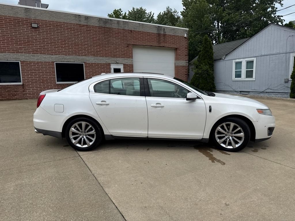 Lincoln MKS 3.5L with EcoBoost AWD 2011