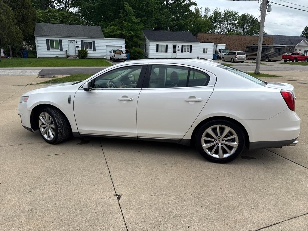 Lincoln MKS 3.5L with EcoBoost AWD 2011