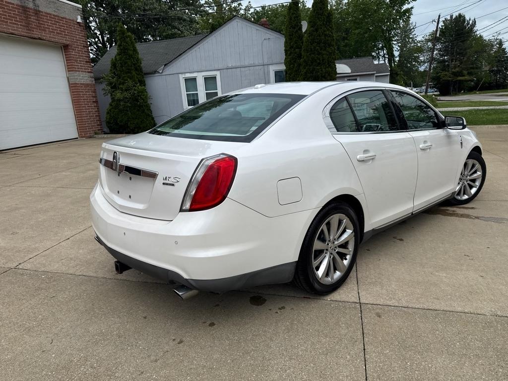 Lincoln MKS 3.5L with EcoBoost AWD 2011