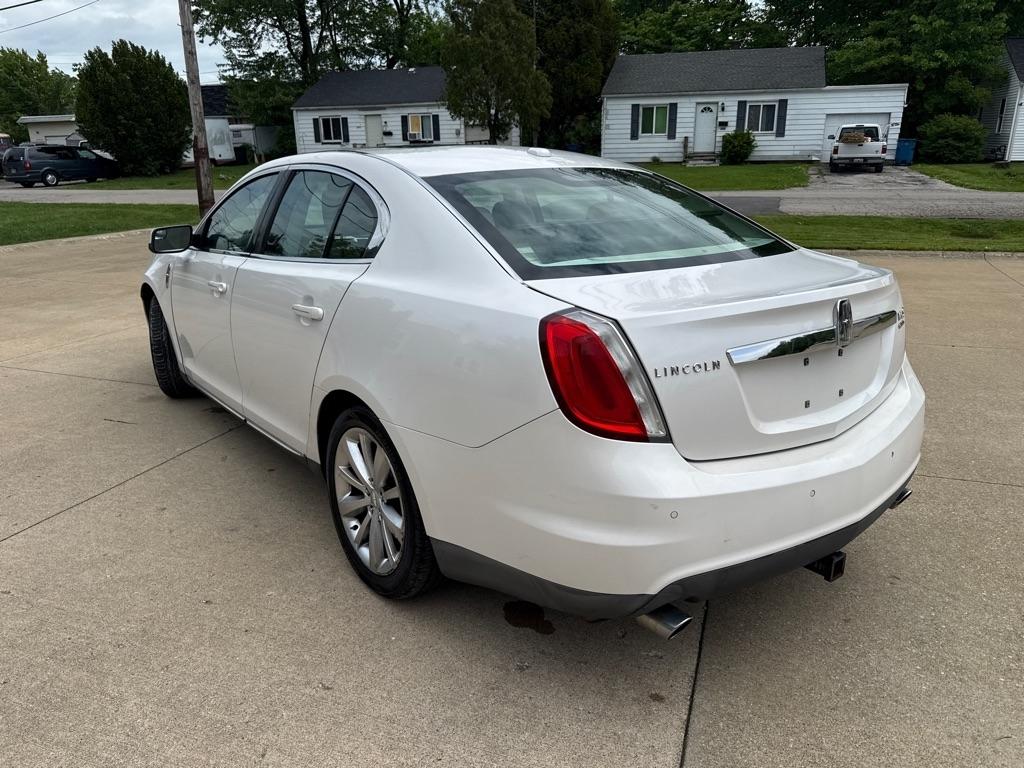 Lincoln MKS 3.5L with EcoBoost AWD 2011