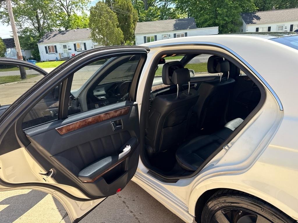 Mercedes-Benz E-Class E350 Sedan 4MATIC 2011