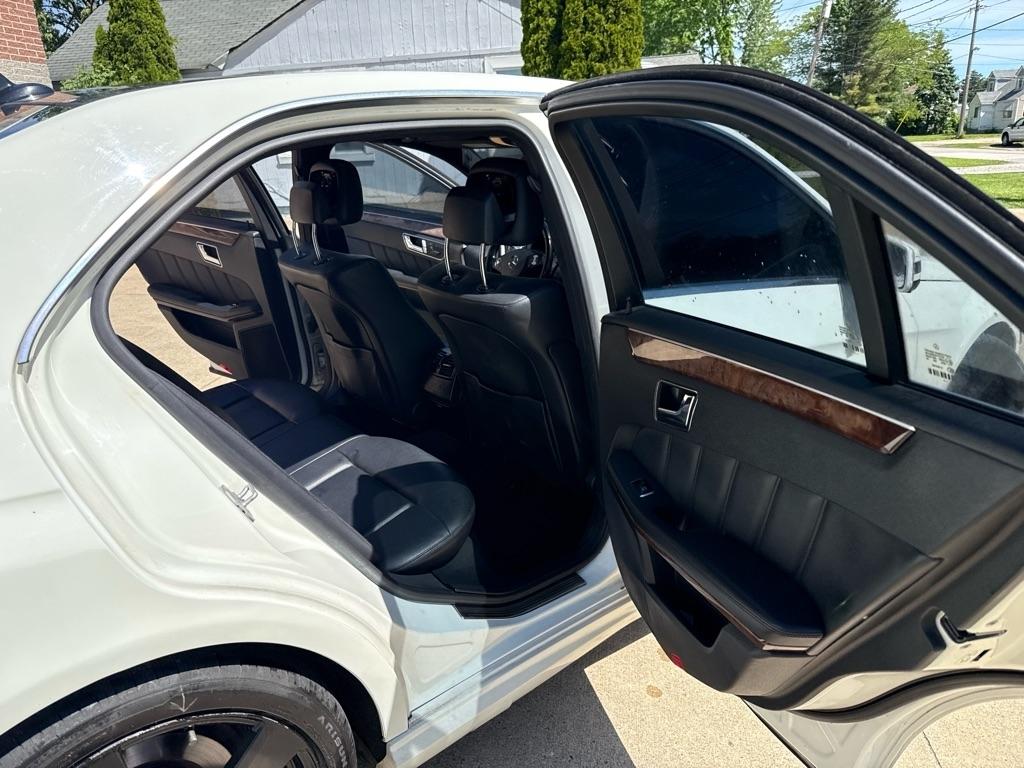 Mercedes-Benz E-Class E350 Sedan 4MATIC 2011