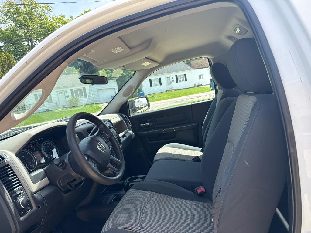 RAM 2500 ST 4WD 2012