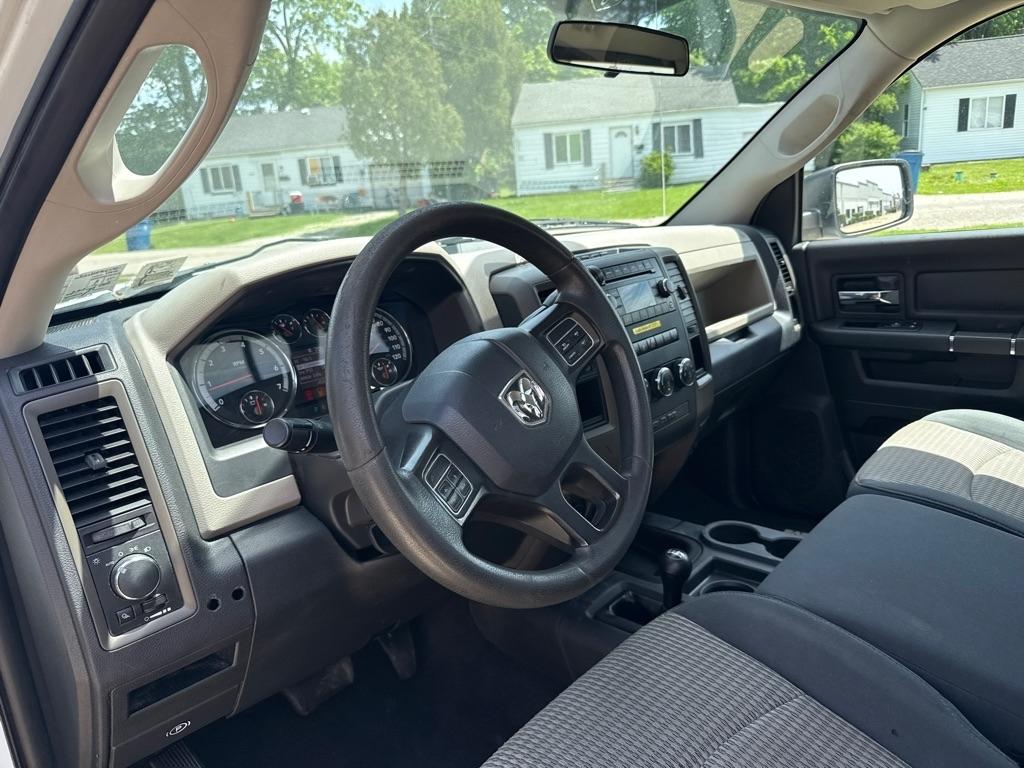 RAM 2500 ST 4WD 2012