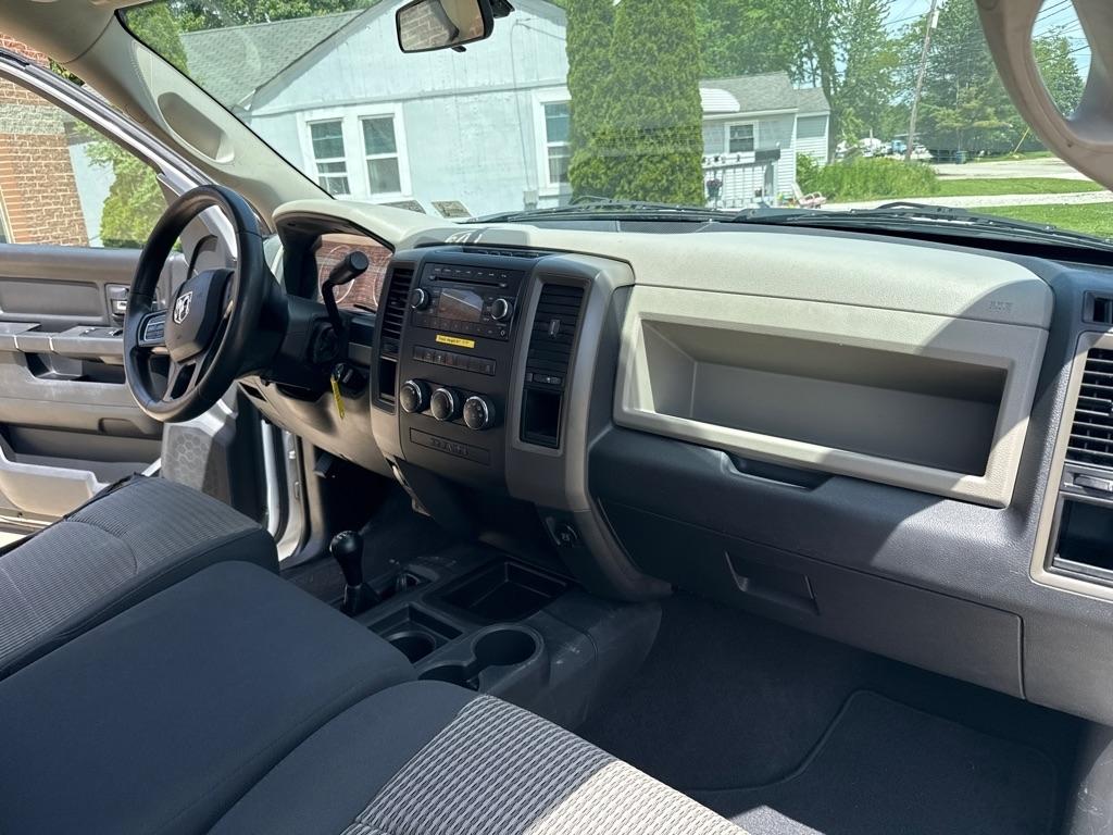 RAM 2500 ST 4WD 2012