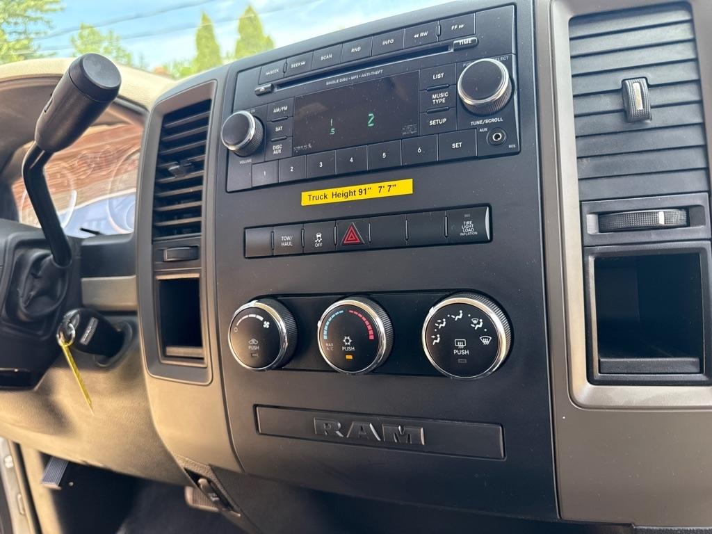 RAM 2500 ST 4WD 2012