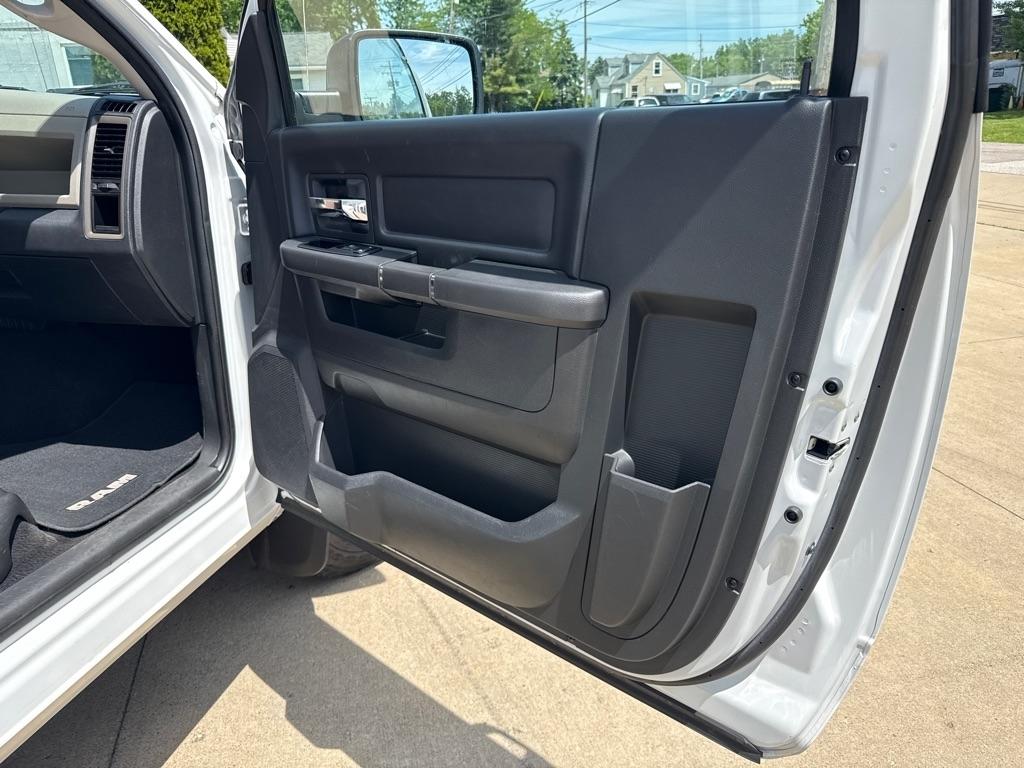 RAM 2500 ST 4WD 2012