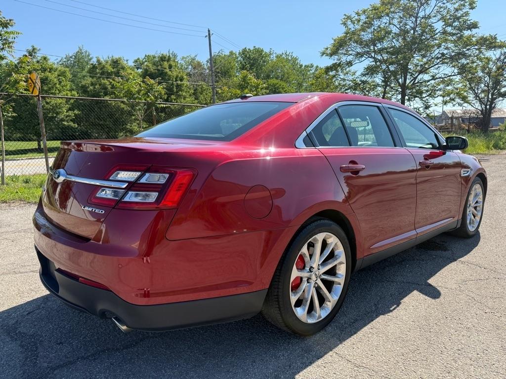 Ford Taurus Limited FWD 2013