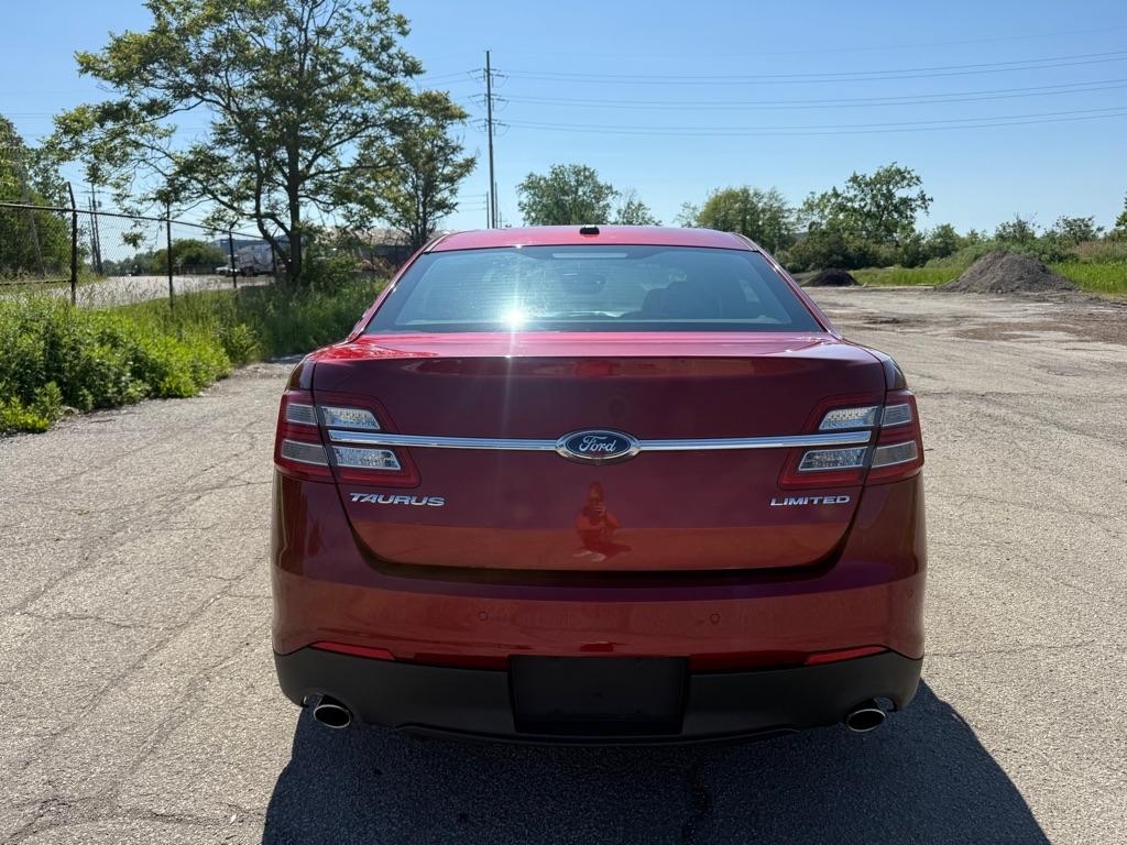Ford Taurus Limited FWD 2013