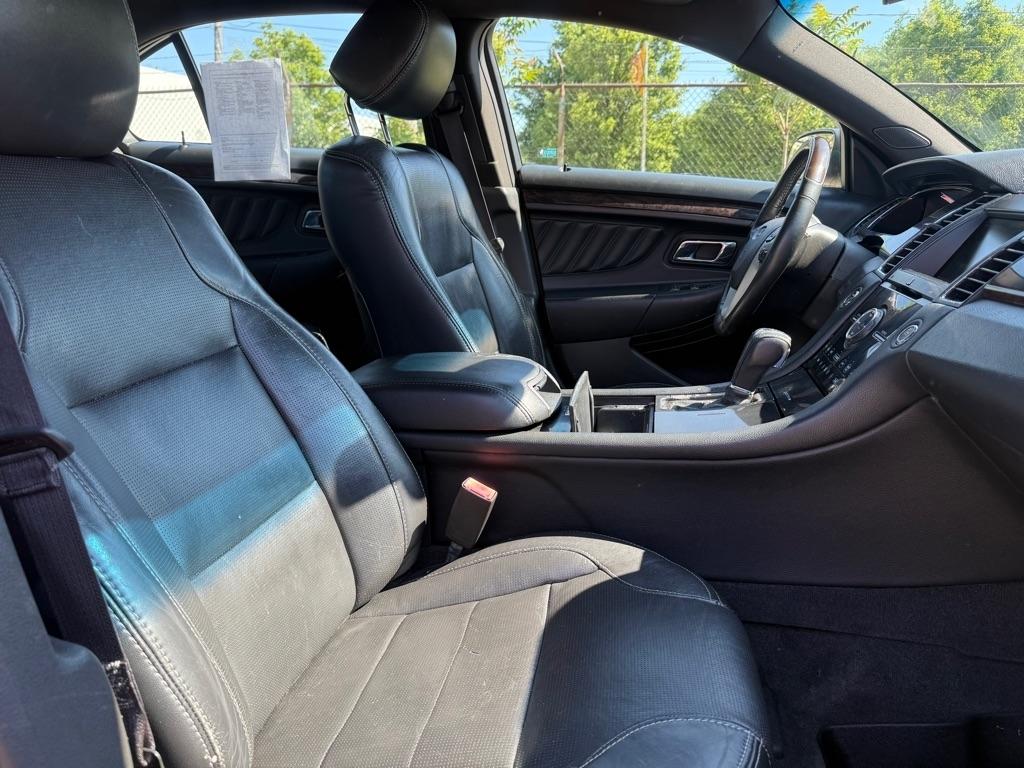 Ford Taurus Limited FWD 2013