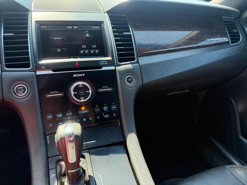 Ford Taurus Limited FWD 2013