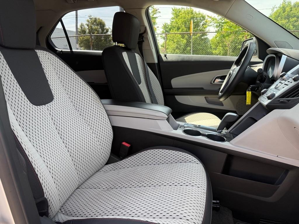 Chevrolet Equinox LS 2WD 2011