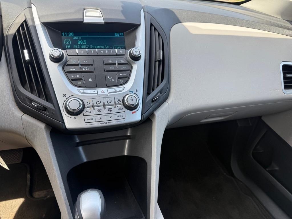 Chevrolet Equinox LS 2WD 2011