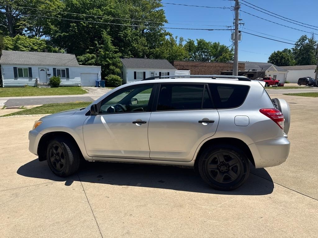 Toyota RAV4 Base I4 4WD 2010