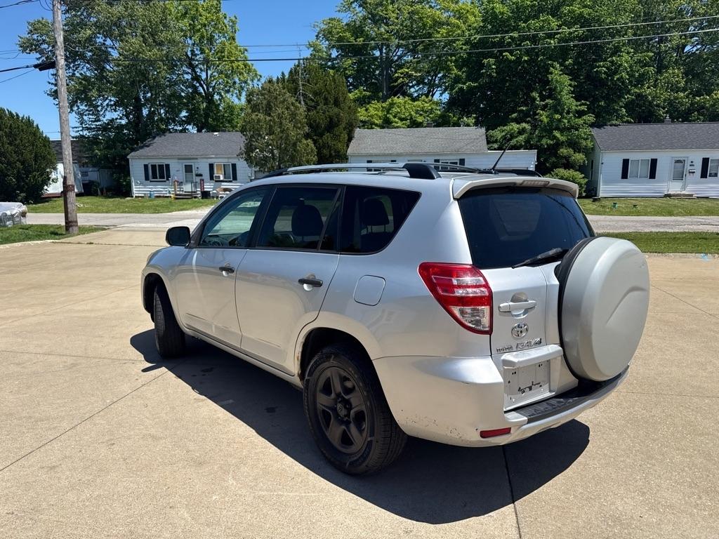 Toyota RAV4 Base I4 4WD 2010