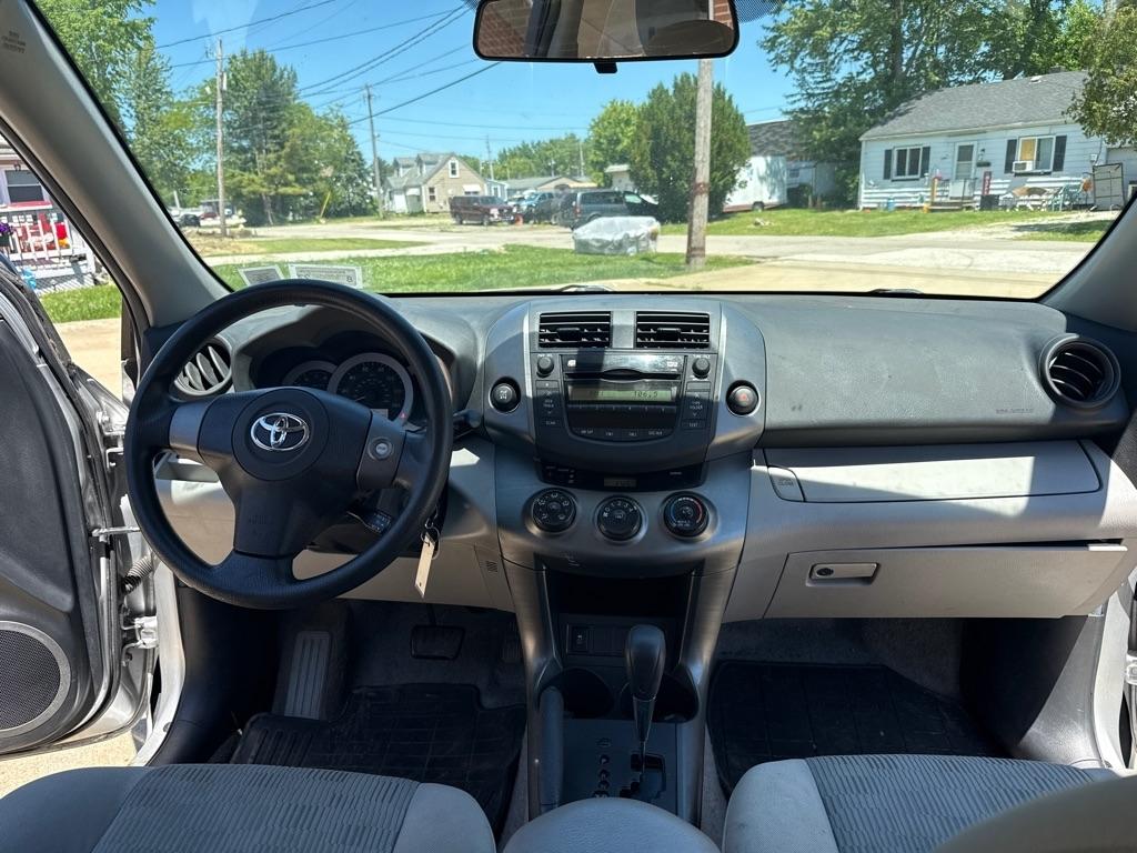 Toyota RAV4 Base I4 4WD 2010