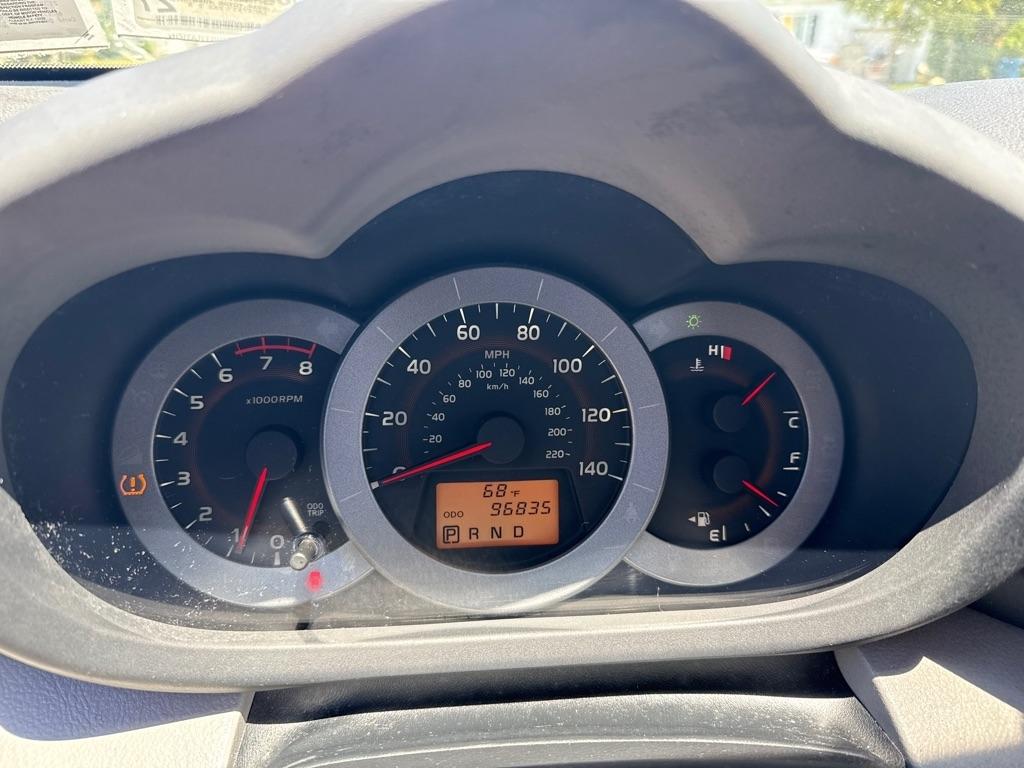 Toyota RAV4 Base I4 4WD 2010