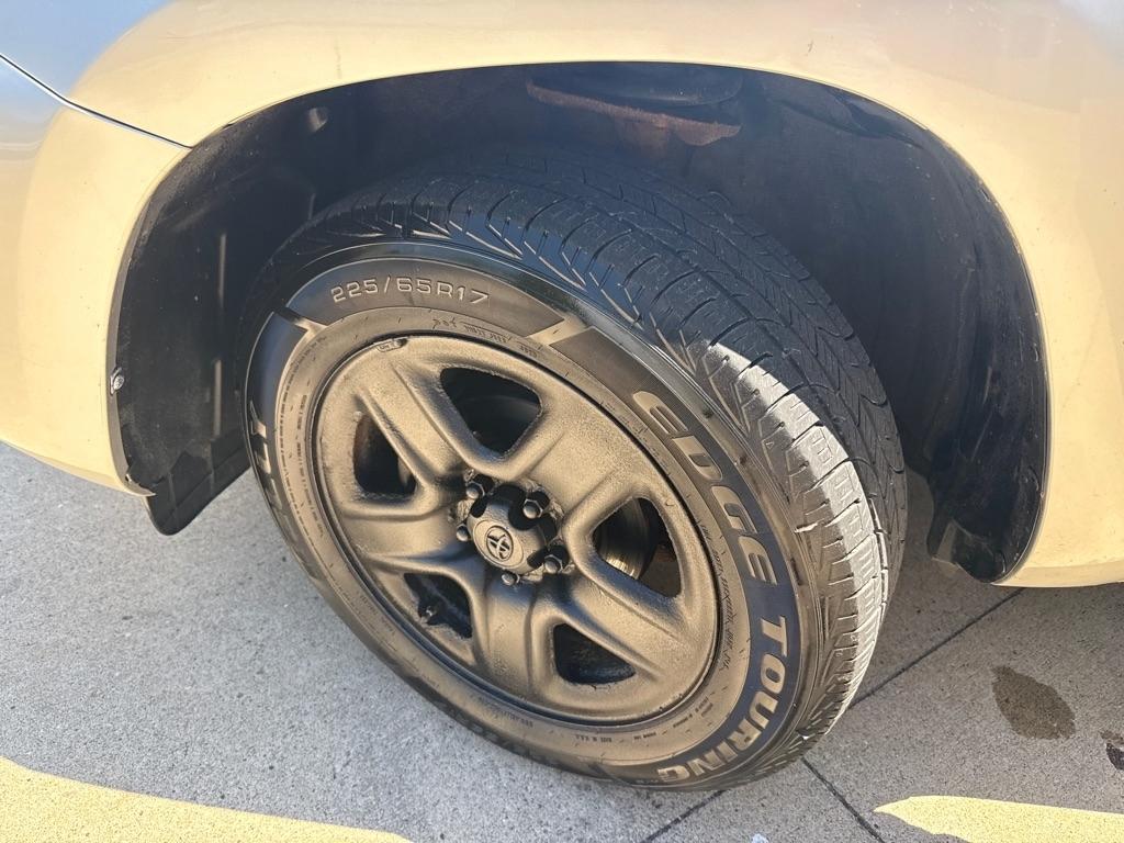 Toyota RAV4 Base I4 4WD 2010