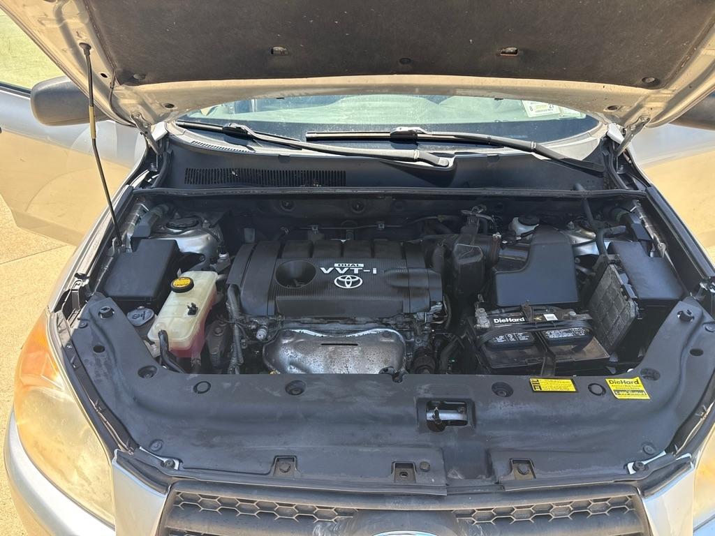 Toyota RAV4 Base I4 4WD 2010
