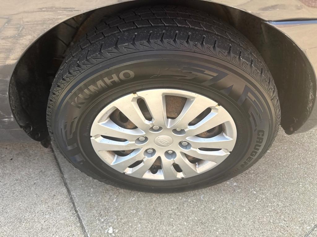 Kia Sedona LX LWB 2012