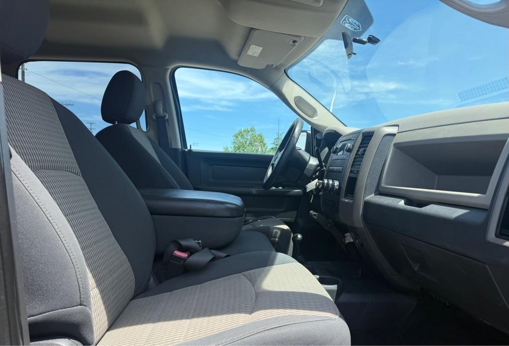 RAM 2500 ST Crew Cab SWB 4WD 2012