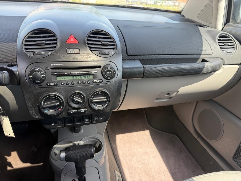 Volkswagen New Beetle GLS 2.0L 2005