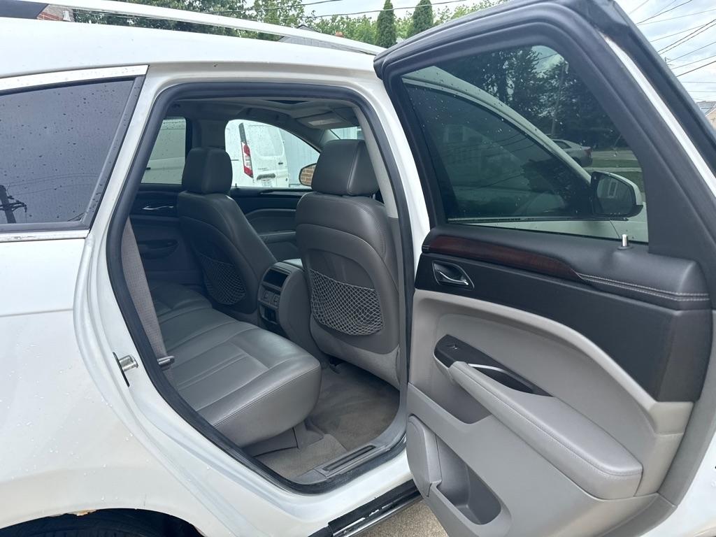 Cadillac SRX Luxury AWD 2012