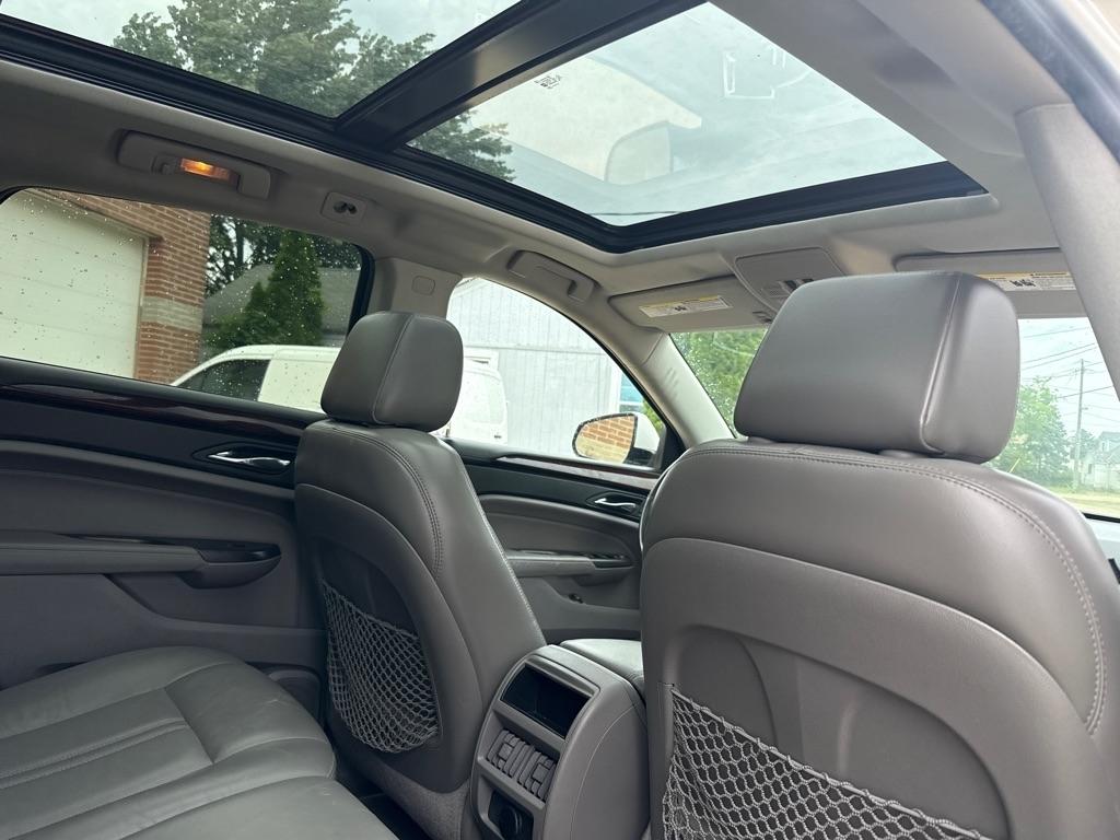 Cadillac SRX Luxury AWD 2012