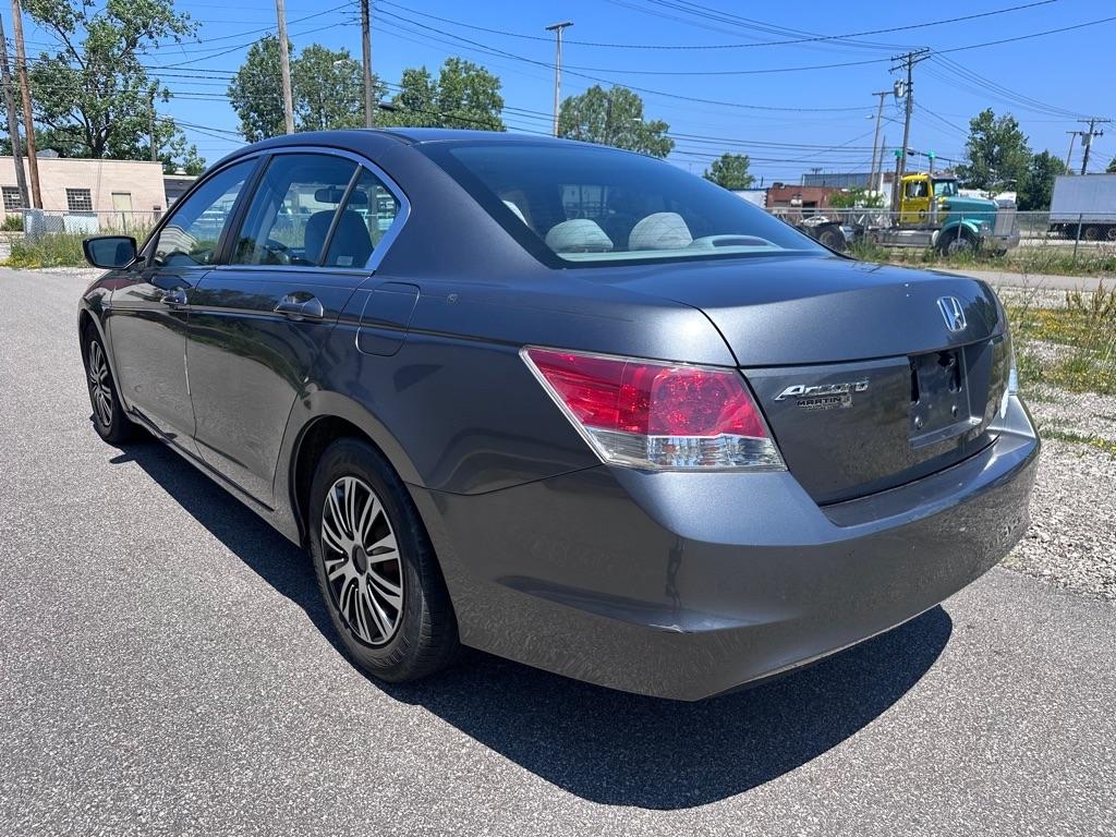 Honda Accord LX sedan AT 2010