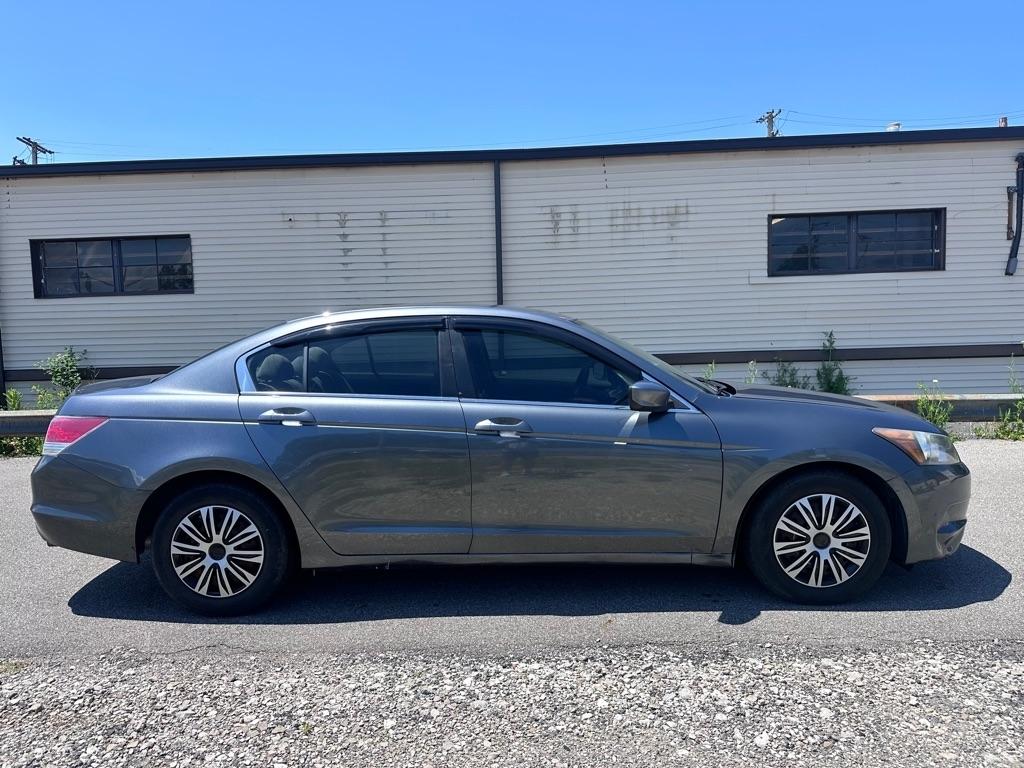 Honda Accord LX sedan AT 2010