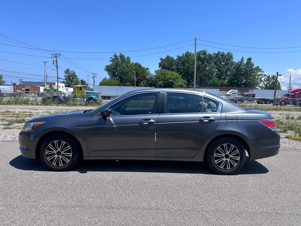Honda Accord LX sedan AT 2010