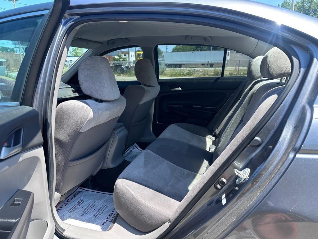 Honda Accord LX sedan AT 2010