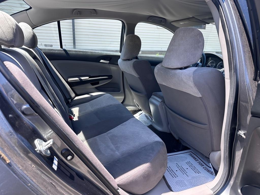 Honda Accord LX sedan AT 2010